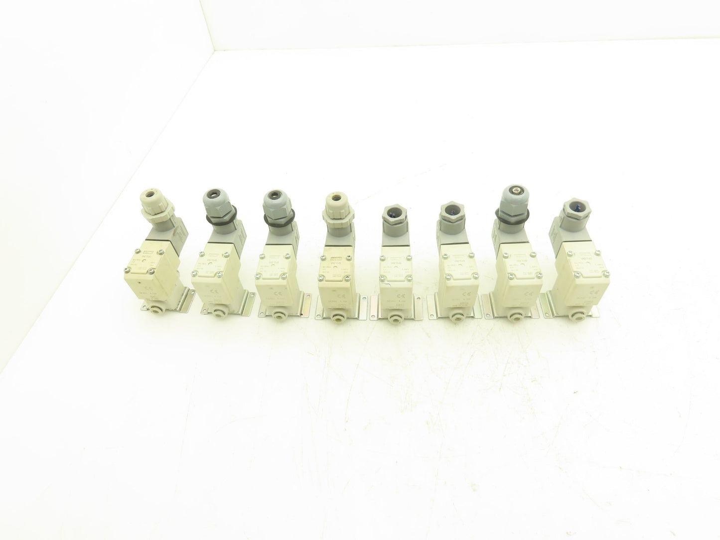 SMC VX210JG Direct Operated 2 Port Solenoid Valve 0.6MPa 3mm Orifice Lot of 8