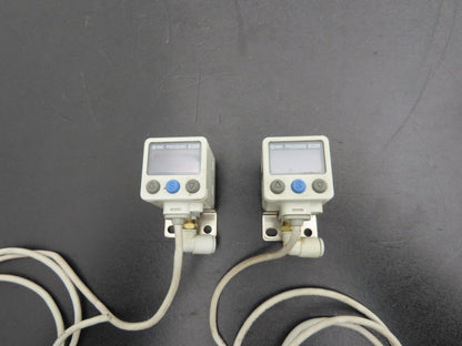 SMC ISE40A-W1-Y Digital Pressure Switch 12-24vdc 0-145psi Lot of 2