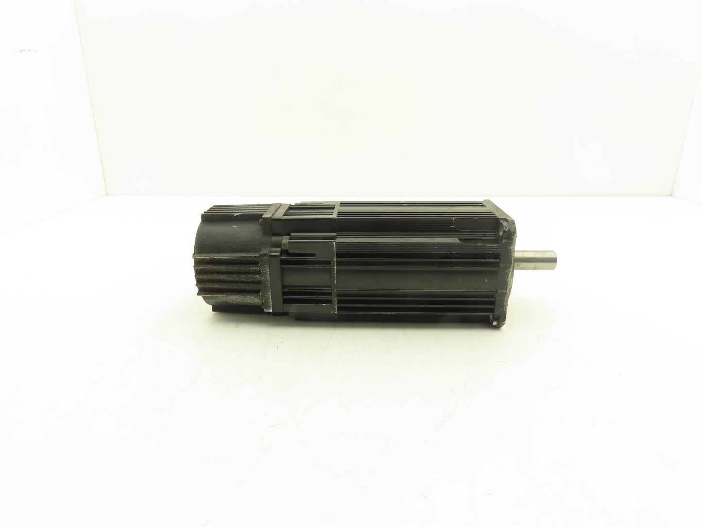 Yaskawa SGMSH-20A2A-YR21 AC Servo Motor 2000W 3000rpm 200VAC w/Encoder