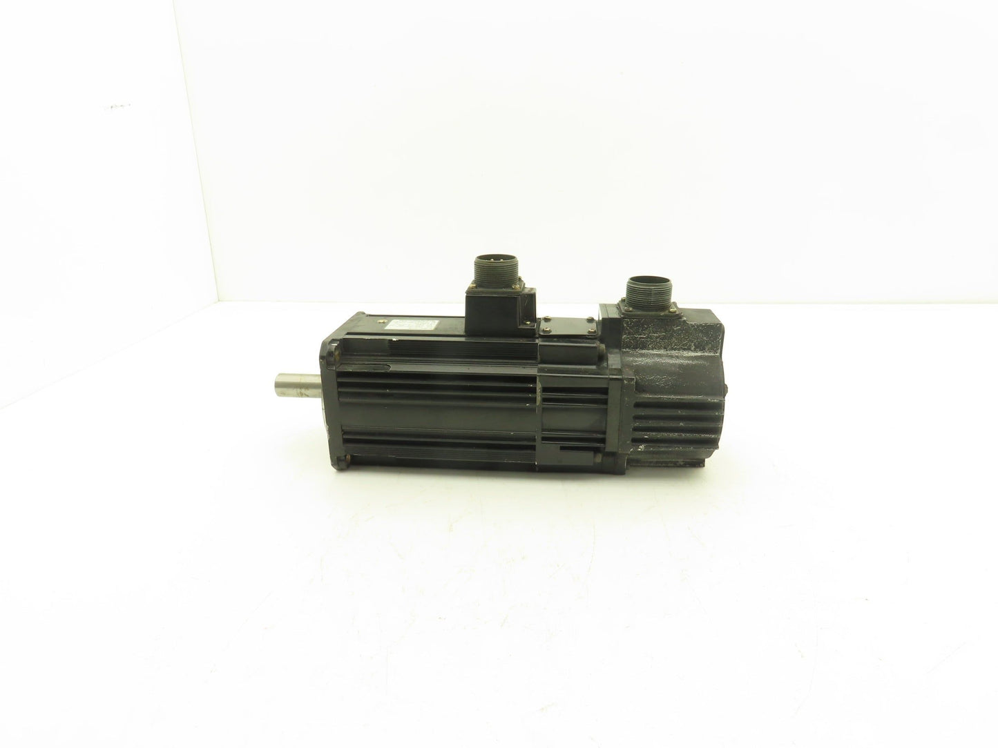 Yaskawa SGMSH-20A2A-YR21 AC Servo Motor 2000W 3000rpm 200VAC w/Encoder