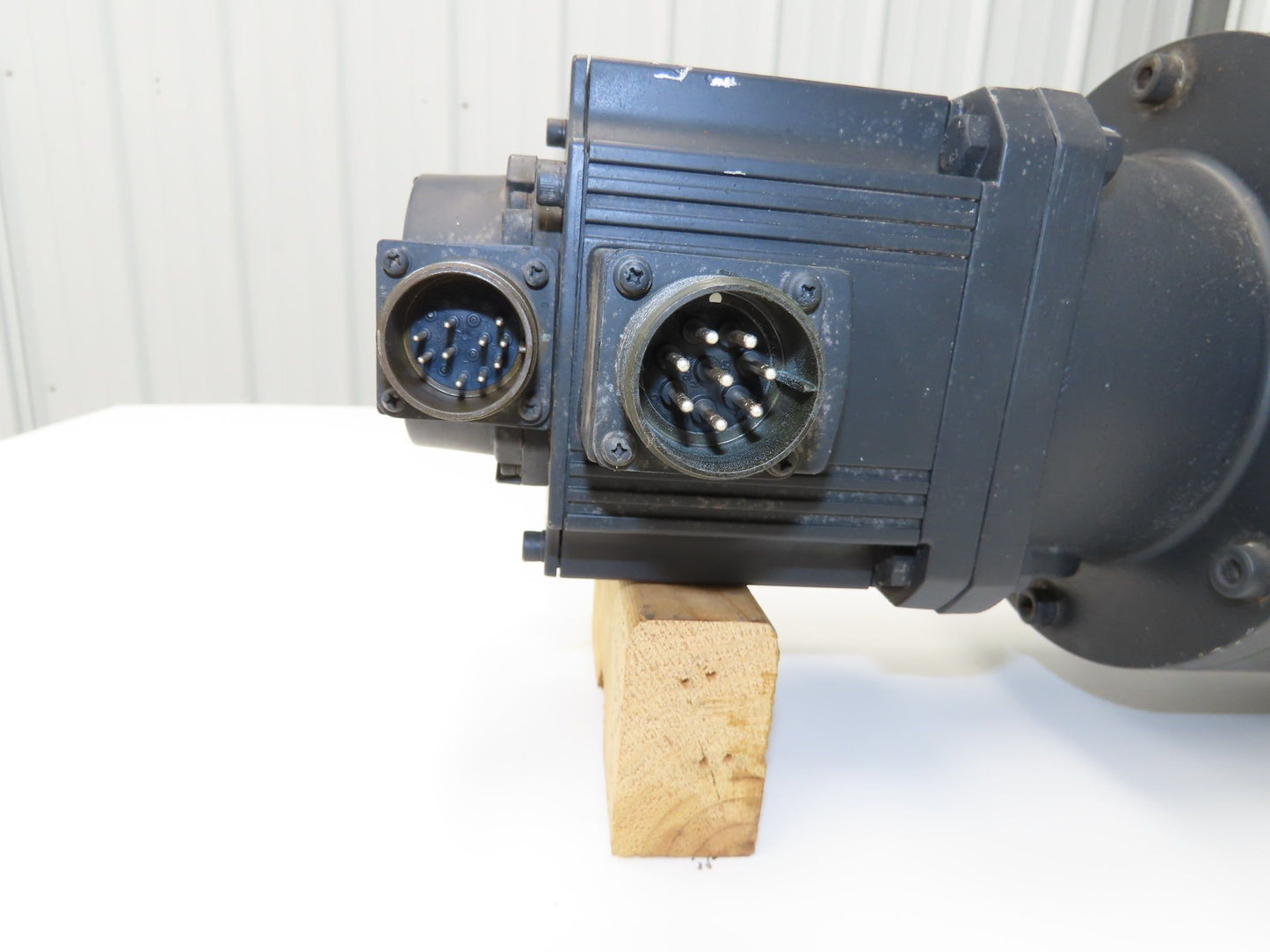 IMT Toyo Seimitsu BL3-29B-10MEGC Inline AC Servo Gearmotor 29:1 Ratio 1kW 69rpm