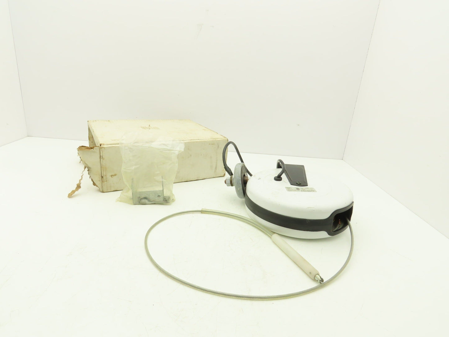 30' Welding Cable Reel Static Grounding Magnetic Stud Clamp 125V 800A