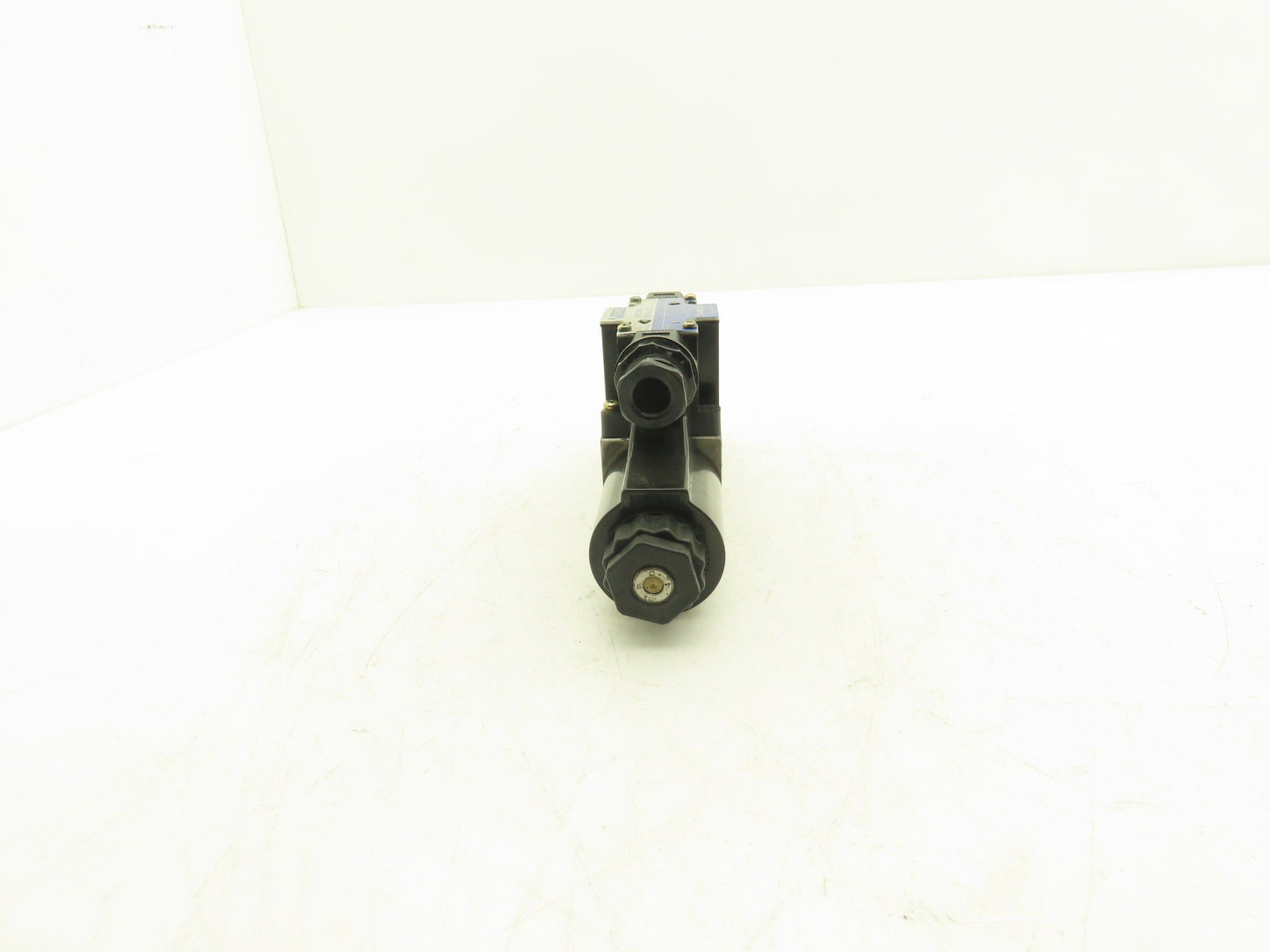 Tokimec DG4V32CMP7H752 Hydraulic Directional Control Solenoid Valve 4/3 24V