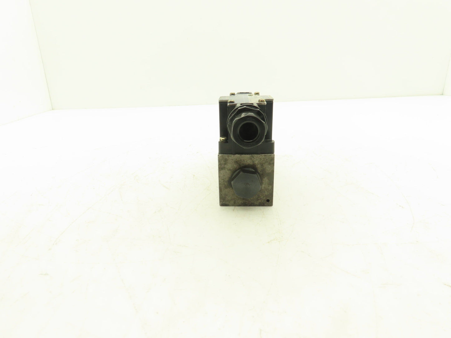 Tokimec DG4V-3-24A-M-P7-H-7-52 Directional Control Single Solenoid Valve 4/2 24V