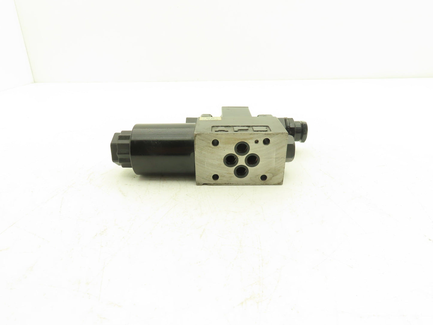 Tokimec DG4V-3-24A-M-P7-H-7-52 Directional Control Single Solenoid Valve 4/2 24V