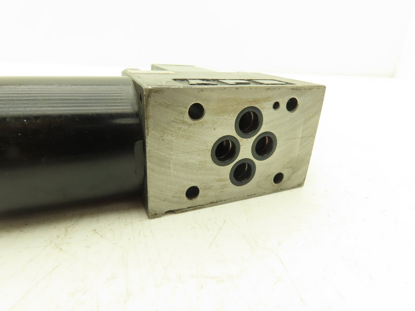 Tokimec DG4V-3-24A-M-P7-H-7-52 Directional Control Single Solenoid Valve 4/2 24V