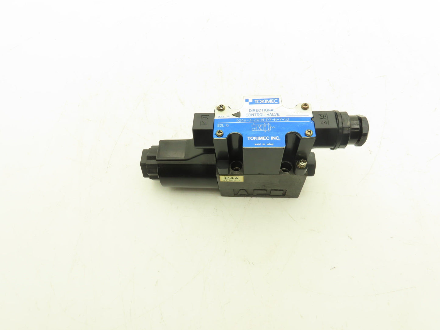 Tokimec DG4V-3-2A-M-P7-H-7-52 Directional Control Single Solenoid Valve 4/2 24V
