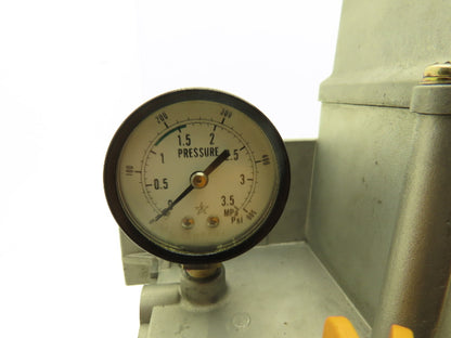 Daido MRJ010211D Lubrication Oil Pump Machine Oiler 0.1 L/Min 2L Tank 200V 1PH