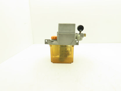 Showa LCB4-8299 Lubrication Oil Pump Machine Oiler 2L Tank 0.1 L/Min 200V