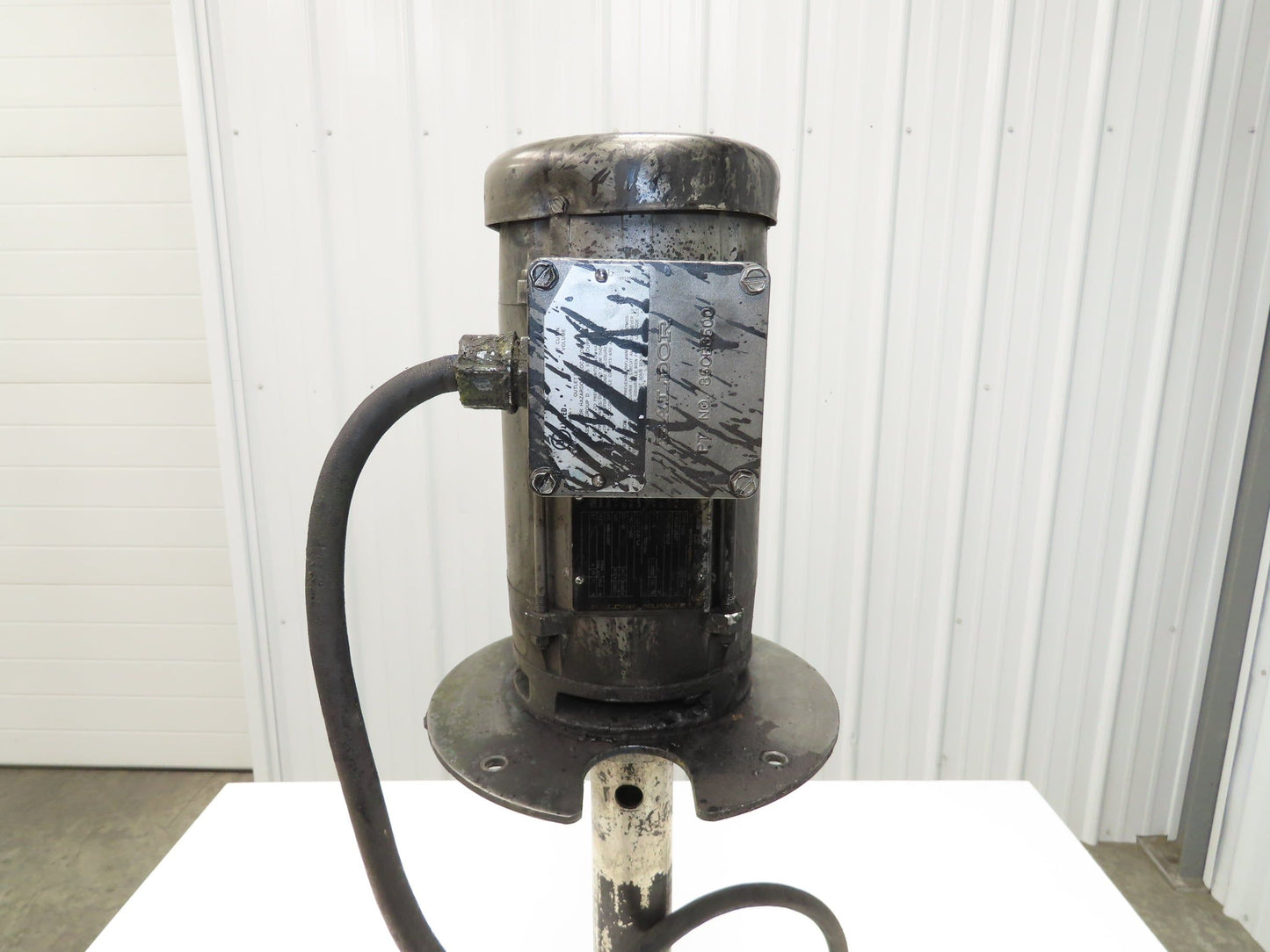 Immersion Coolant Pump 1-1/2" NPT Cast Iron 1Hp 230/46V 3PH 18" Depth