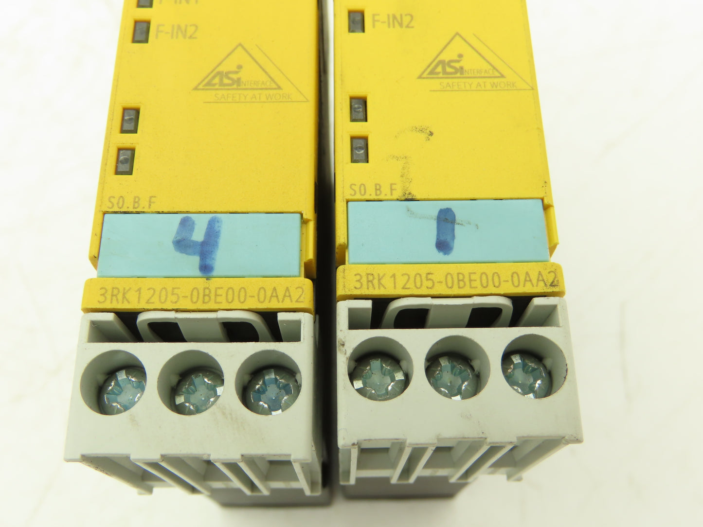 Siemens 3RK1205-0BE00-0AA2 Digital Safety Relay Input Outpu Module Lot of 2