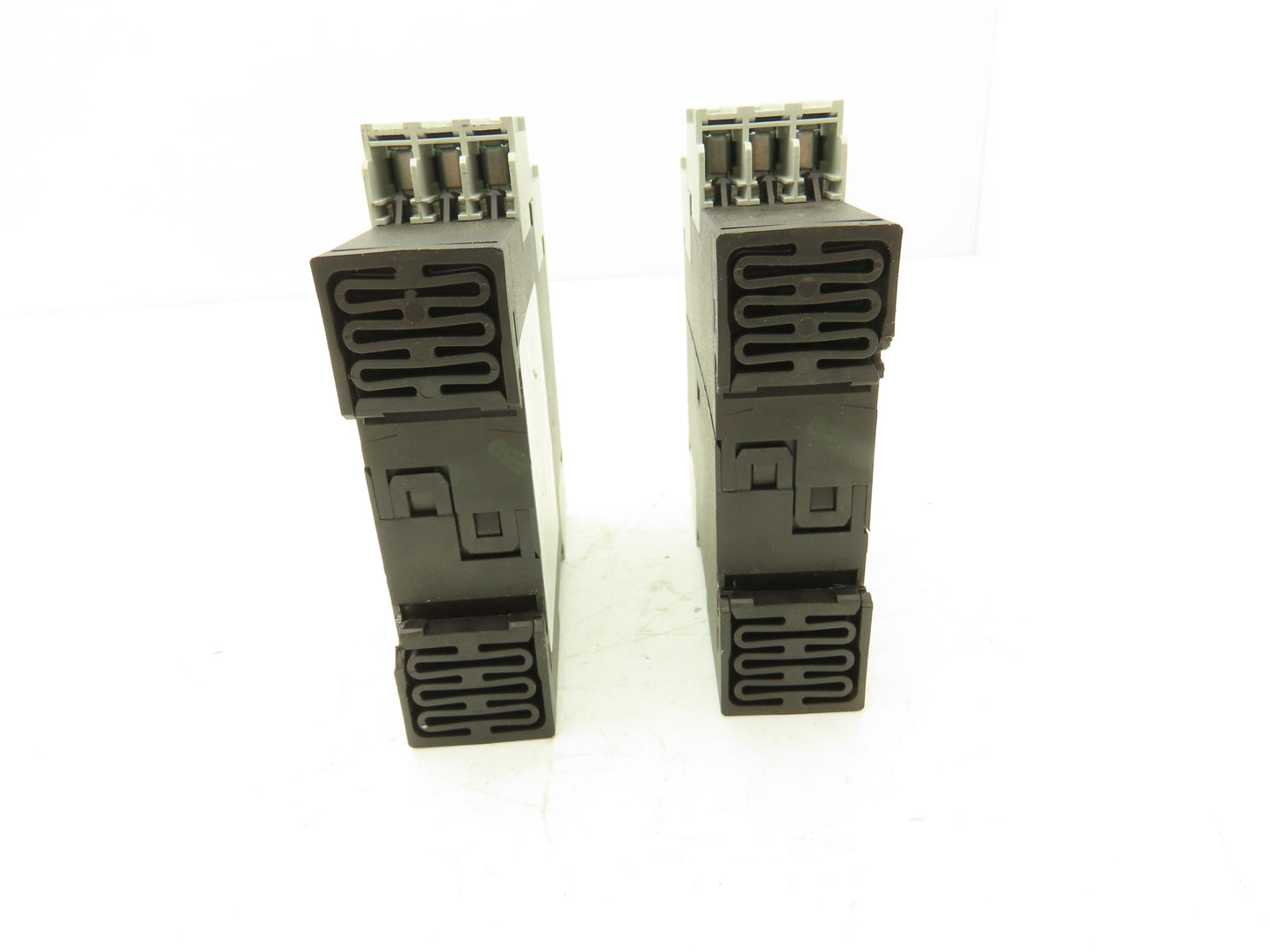 Siemens 3RK1205-0BE00-0AA2 Digital Safety Relay Input Outpu Module Lot of 2