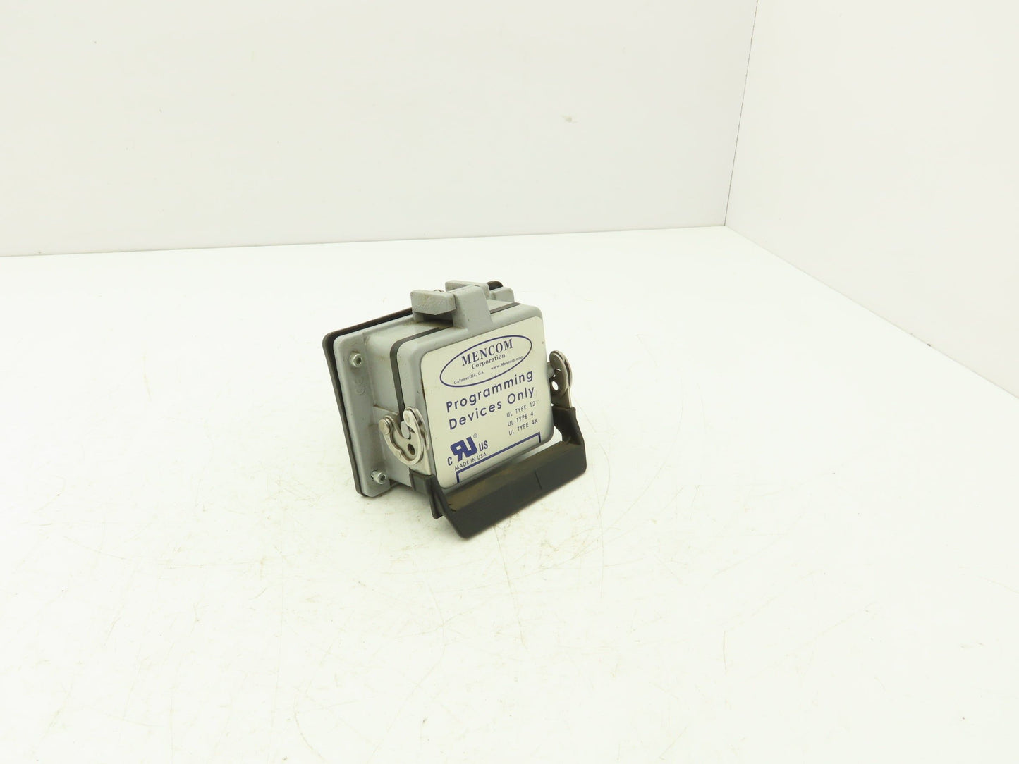 Mencom DP-2RJ45-R-P32 PLC Panel Interface Connector 120V Outlets RJ45 Ethernet