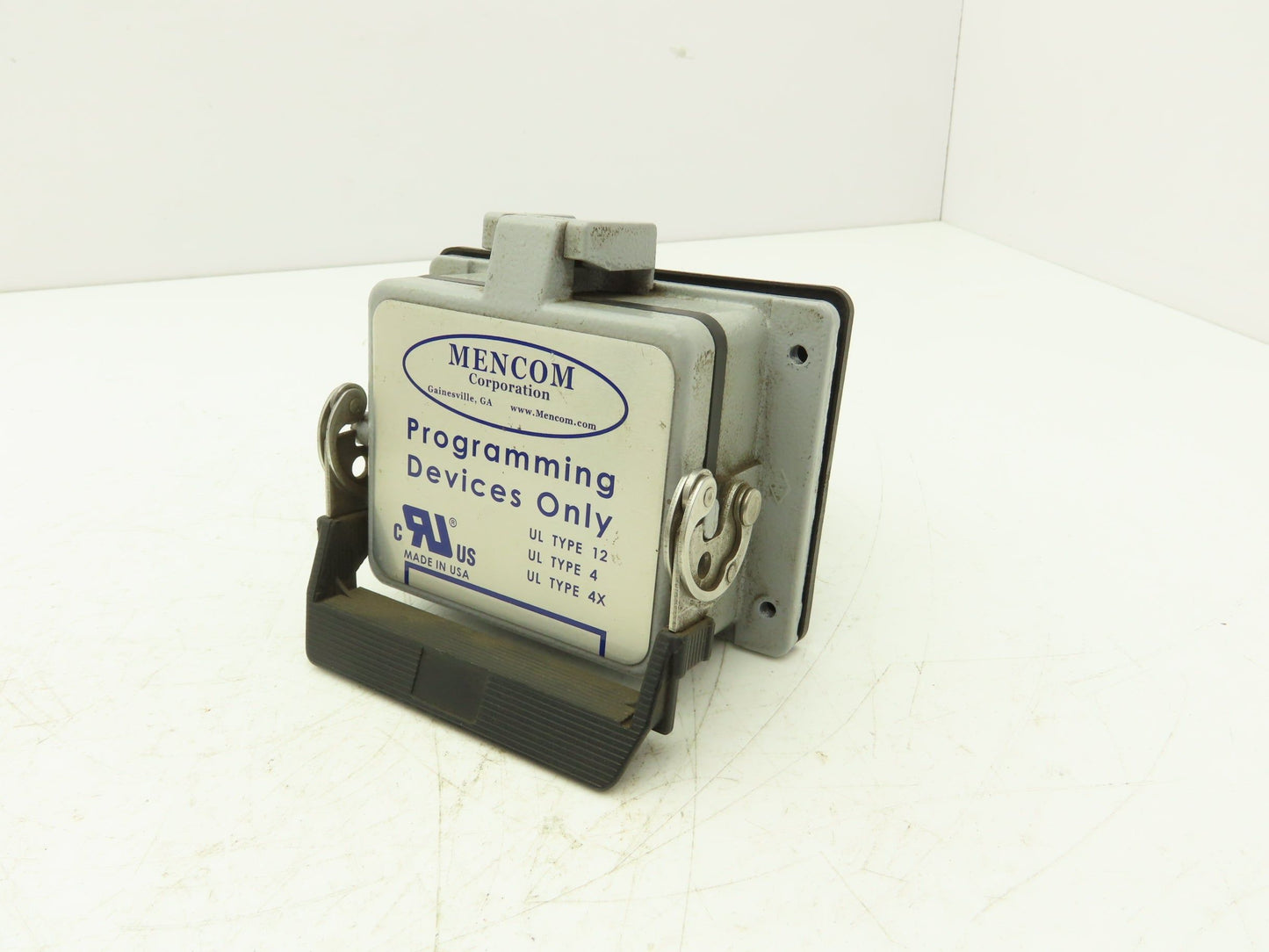 Mencom DP-2RJ45-R-P32 PLC Panel Interface Connector 120V Outlets RJ45 Ethernet