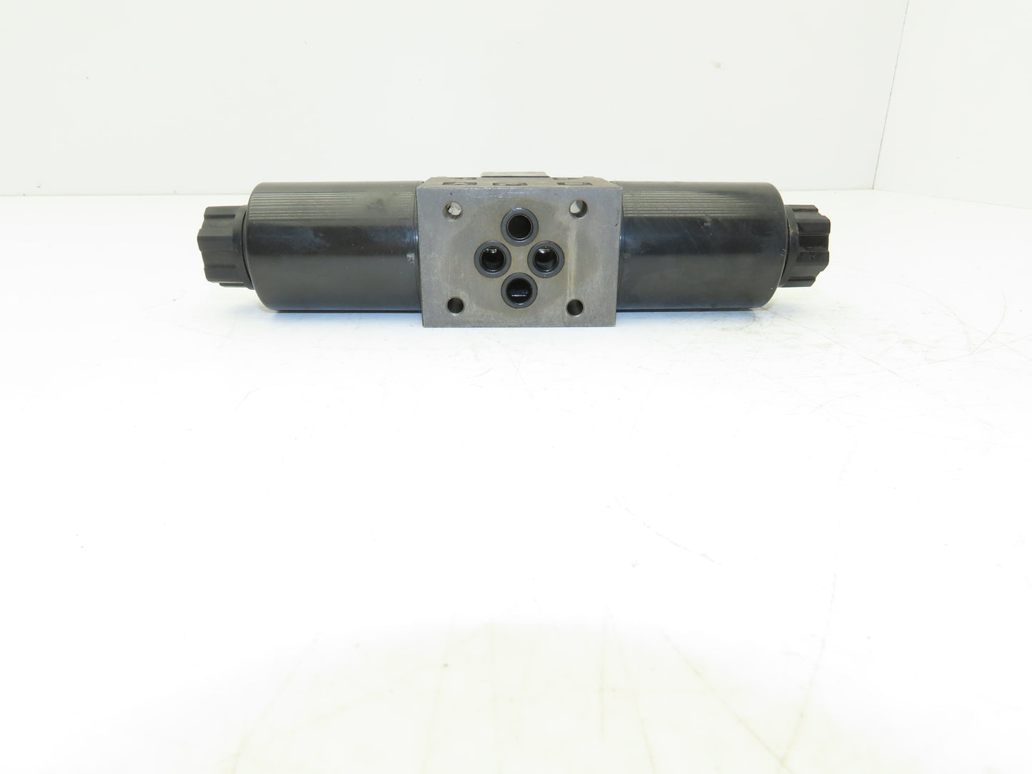 Nachi SL-G01-C6-R-D2-31 Hydraulic Directional Control Solenoid Valve 24VDC