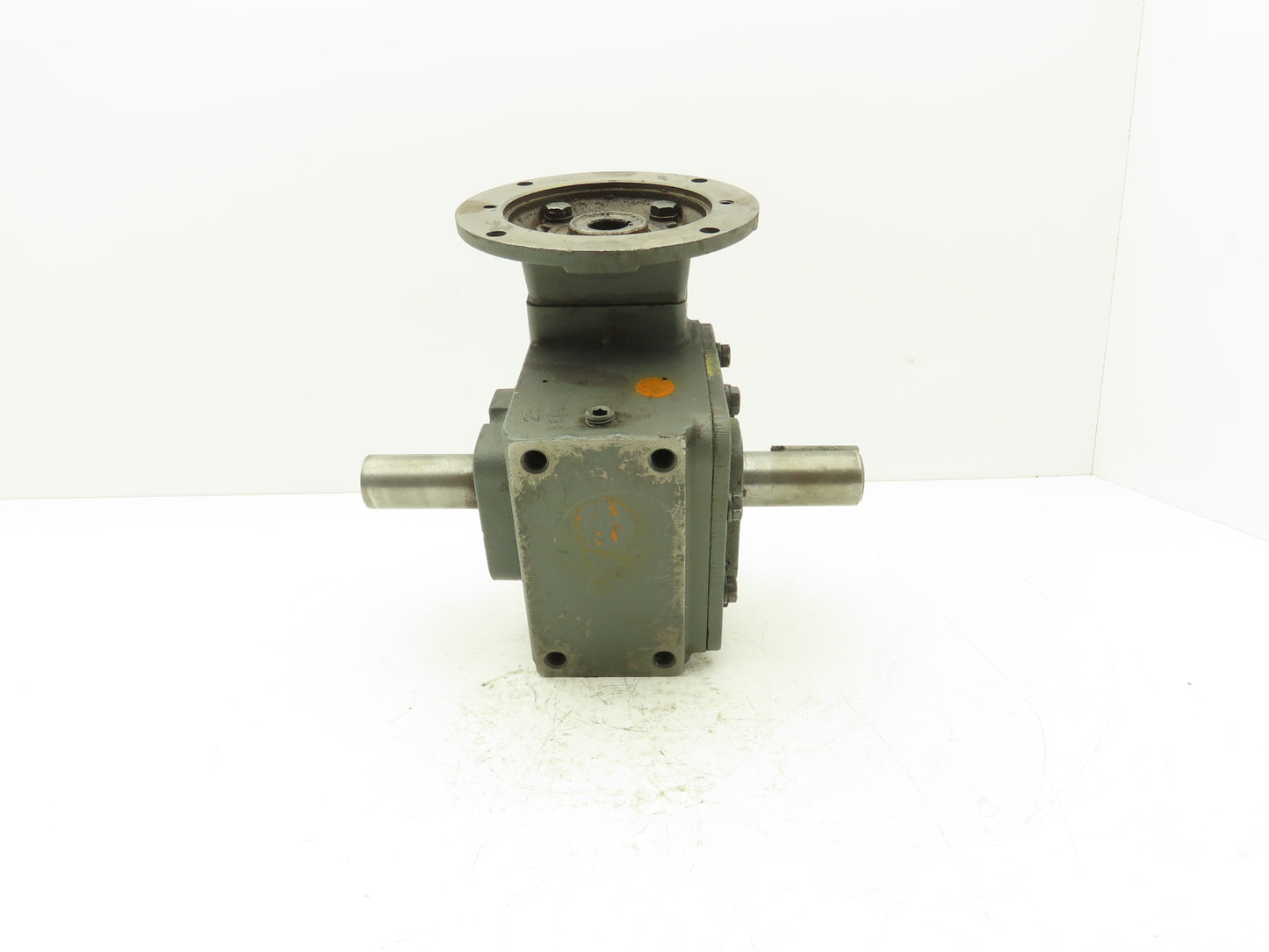 Winsmith 926MDN Worm Gearbox 15:1 Reducer 2.26Hp 116rpm 143/145TC Dual Shaft