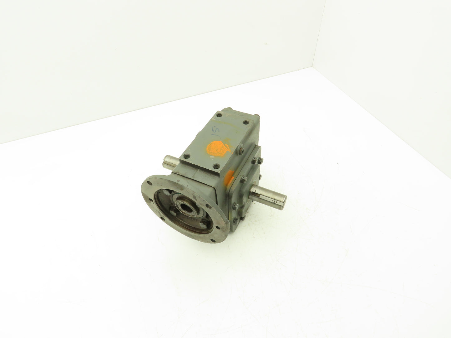 Winsmith 926MDN Worm Gearbox 15:1 Reducer 2.26Hp 116rpm 143/145TC Dual Shaft