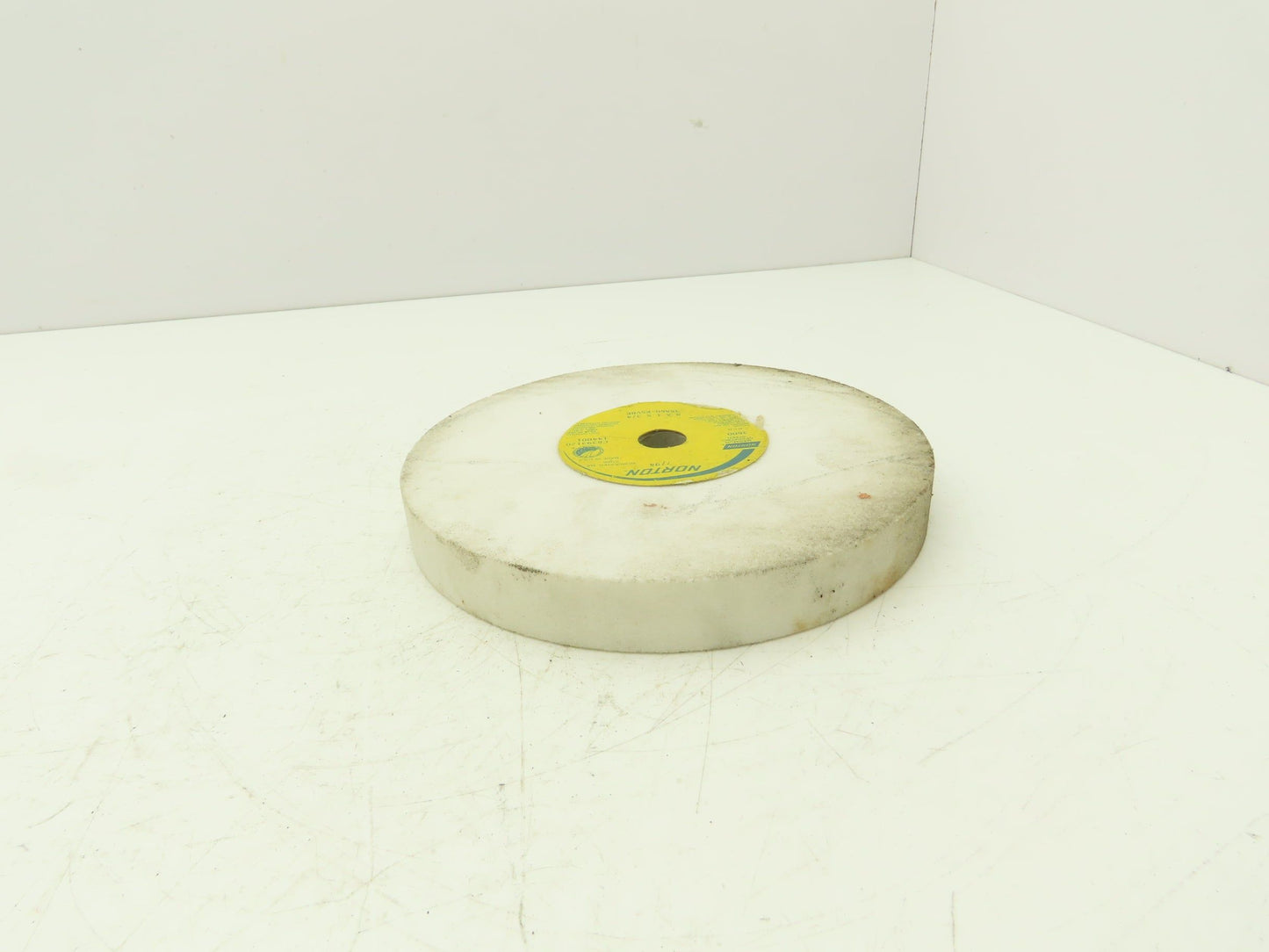 Norton C6393120144001 White Grinding Wheel 8x1x3/4" 3600 RPM 38A60-K5VBE