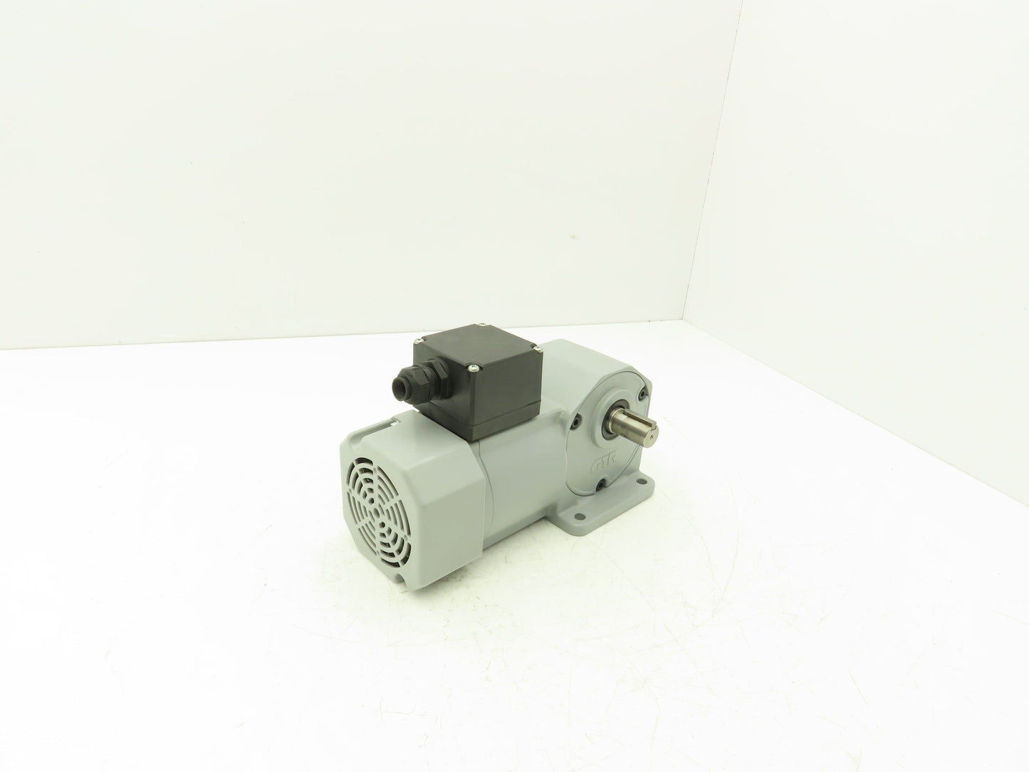 Nissei HLMN-18R-50-T90C GTR Inline Gearmotor 50:1 Ratio 90W 31rpm 220V 3PH