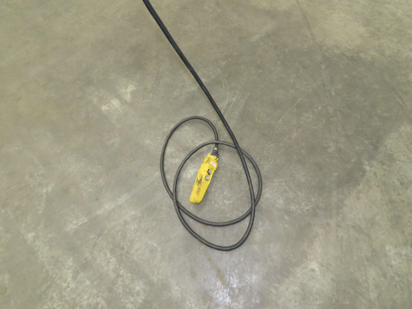CM Lodestar RR 2 Ton Electric Chain Hoist 16 FPM 18' Lift 14' Pendant 230/460