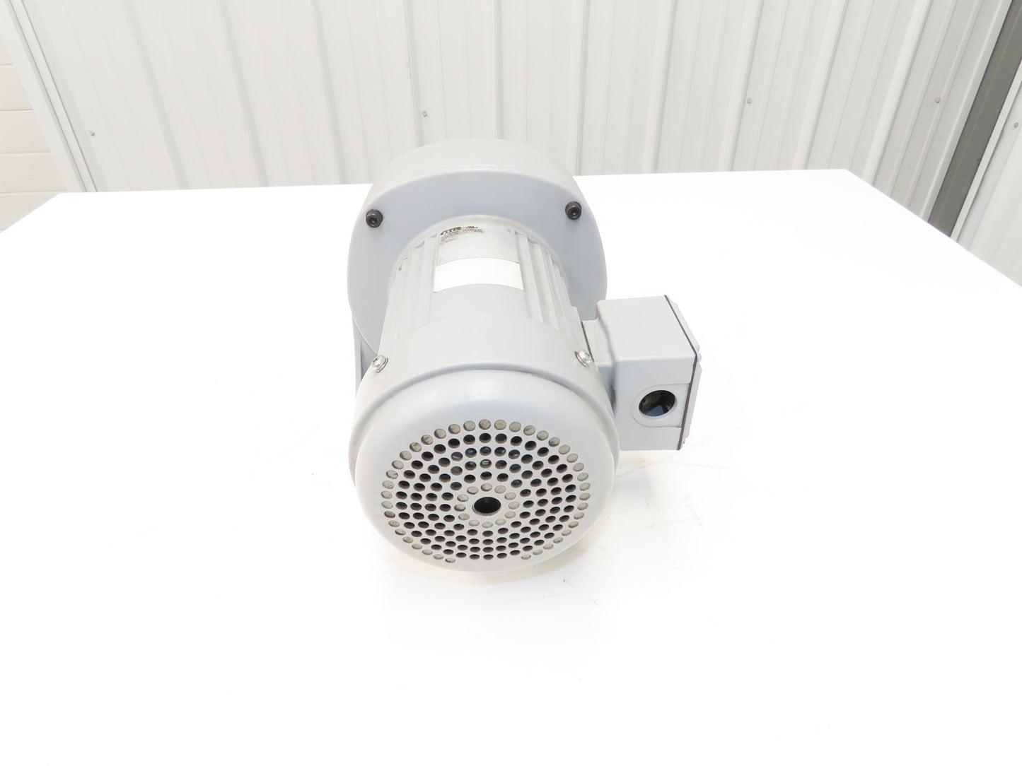 Nissei G3L32N200-UTB04 GTR Inline Gearmotor 200:1 Ratio 8.5rpm 1/2Hp 230/460V