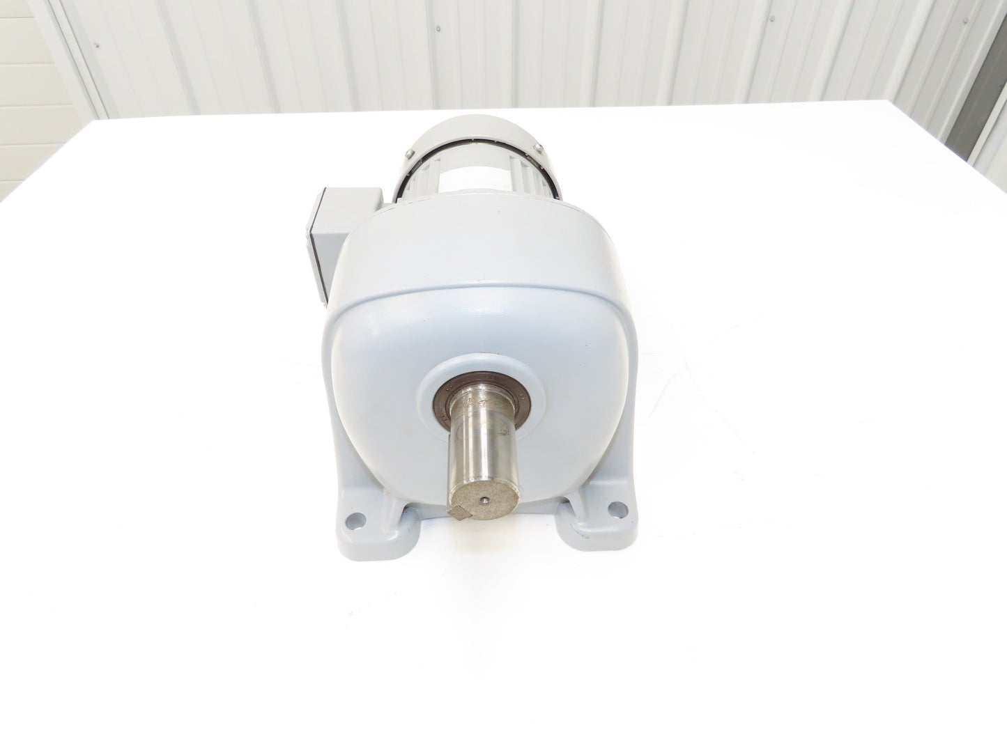 Nissei G3L32N200-UTB04 GTR Inline Gearmotor 200:1 Ratio 8.5rpm 1/2Hp 230/460V