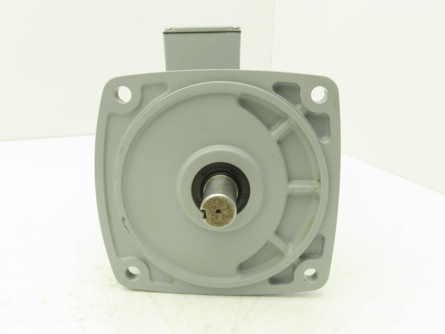 Nissei G3F22N200-UTB010NA GTR Inline Gearmotor 200:1 100W 8.5rpm 220VAC 3PH