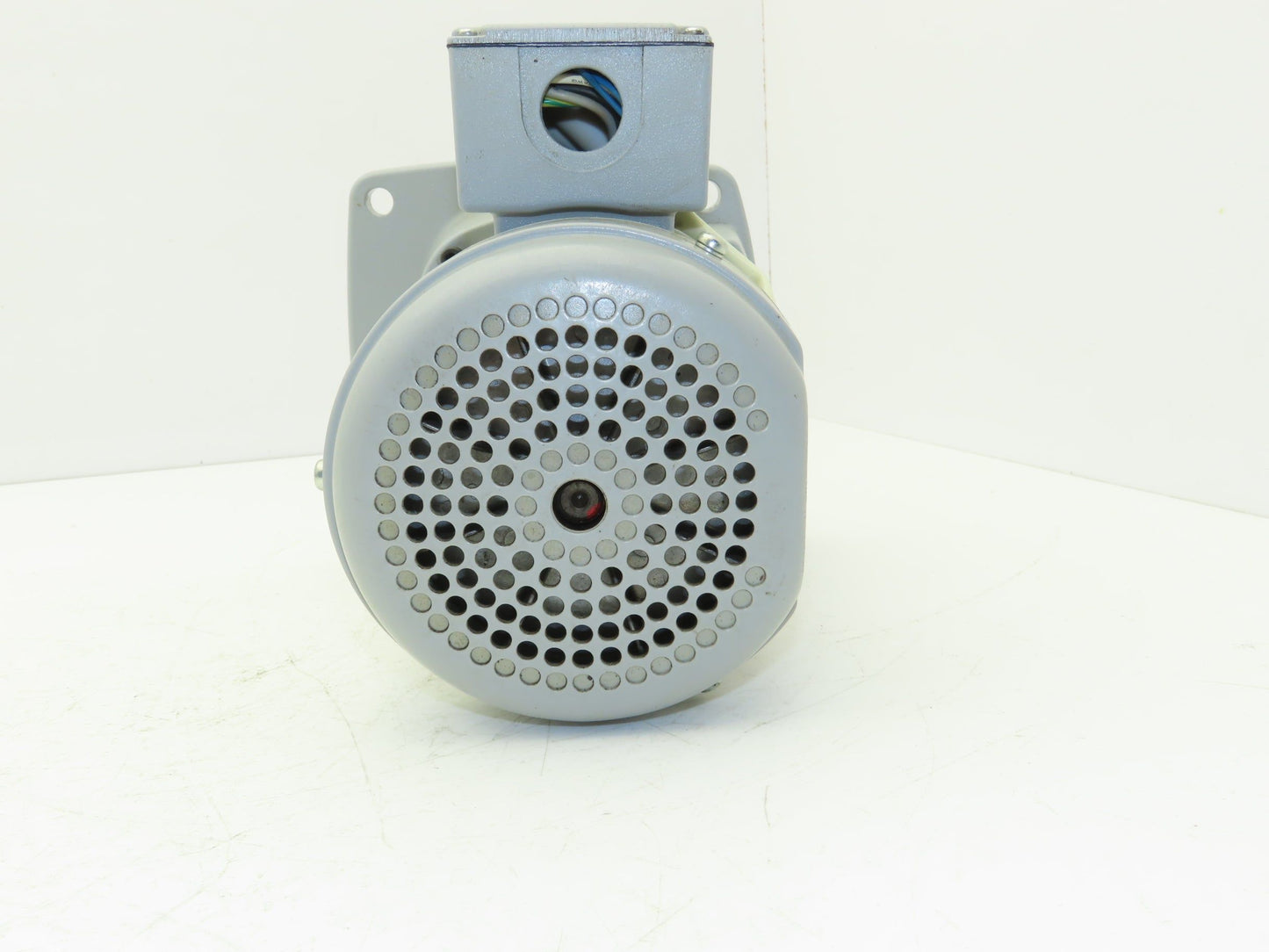 Nissei G3F22N200-UTB010NA GTR Inline Gearmotor 200:1 100W 8.5rpm 220VAC 3PH