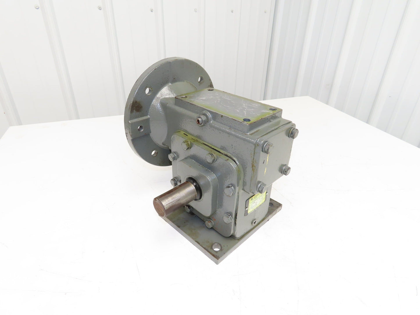 Winsmith 930MWN Worm Gearbox 10:1 Reducer 5.16Hp 175rpm 182TC Dual Output