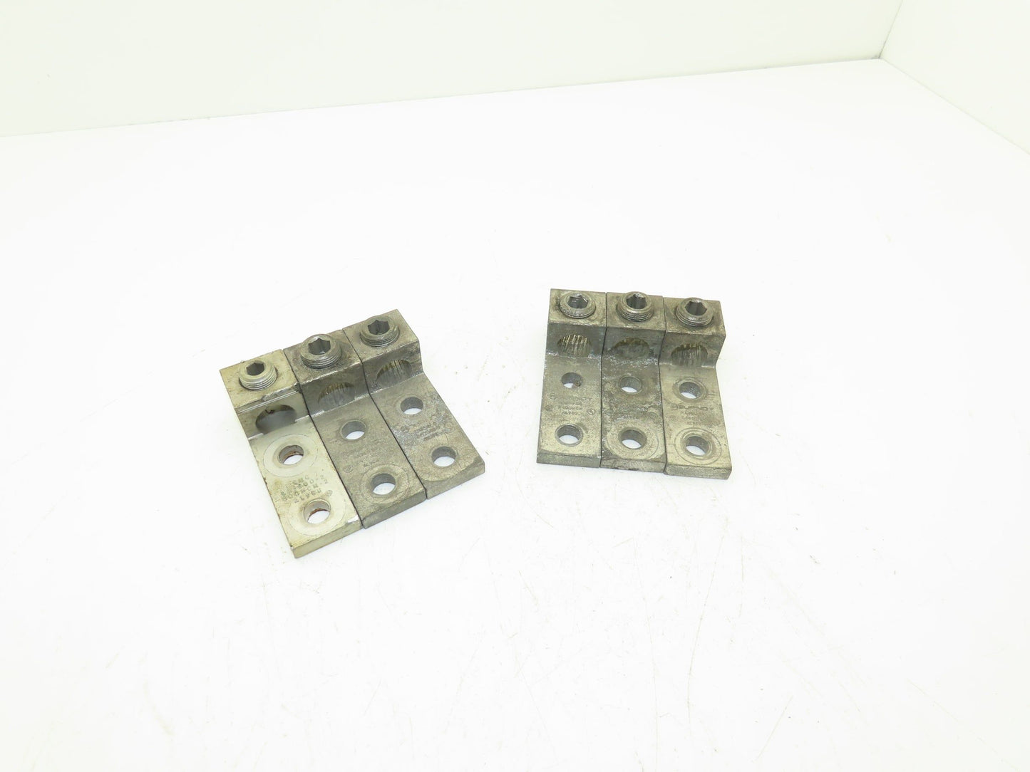 Burndy KAGU-2N Electrical Terminal Lug 600MCM 2AWG Range Connector Lot of 6