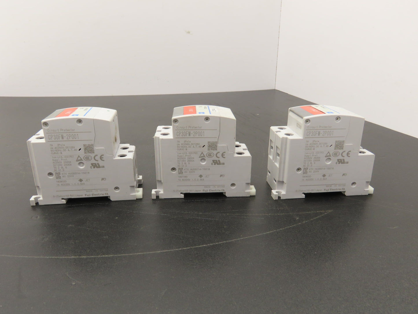 Fuji Electric CP30FM-2P001 Circuit Breakers 250VAC 125VDC 1A 2-Pole Lot of 3