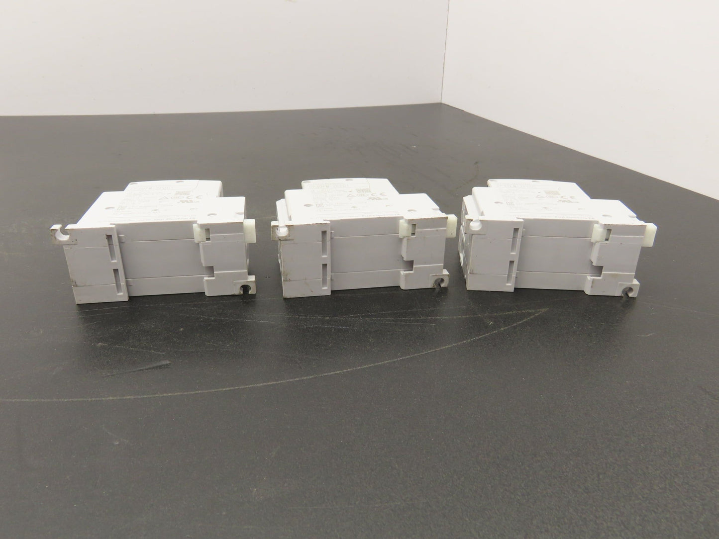 Fuji Electric CP30FM-2P001 Circuit Breakers 250VAC 125VDC 1A 2-Pole Lot of 3