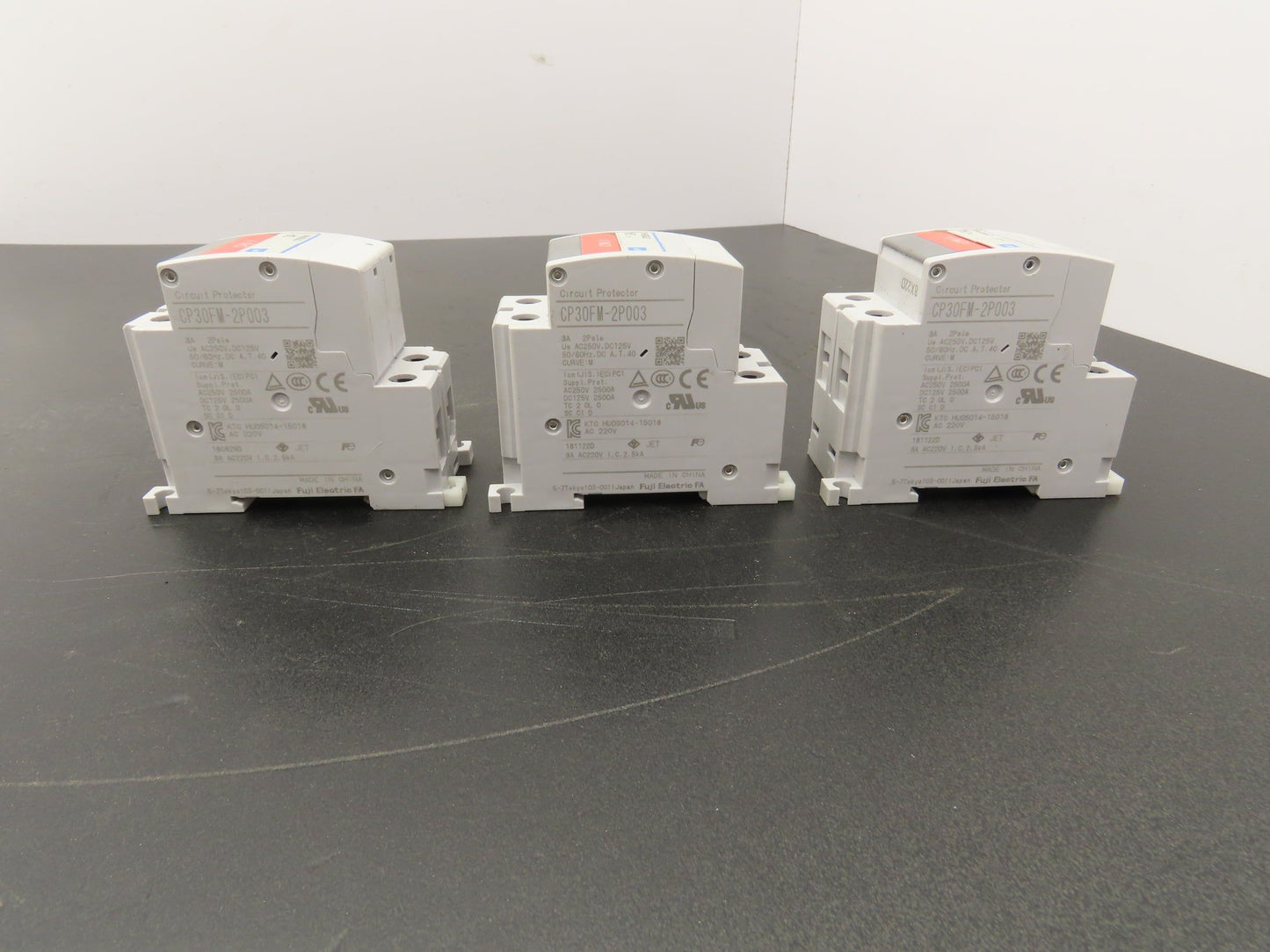 Fuji Electric CP30FM-2P003 Circuit Breakers 250VAC 125VDC 3A 2-Pole Lot of 3