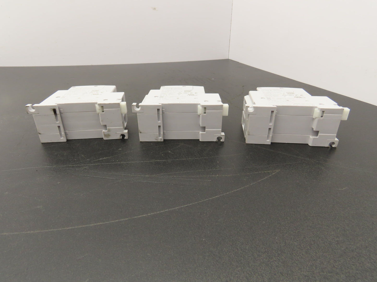 Fuji Electric CP30FM-2P003 Circuit Breakers 250VAC 125VDC 3A 2-Pole Lot of 3