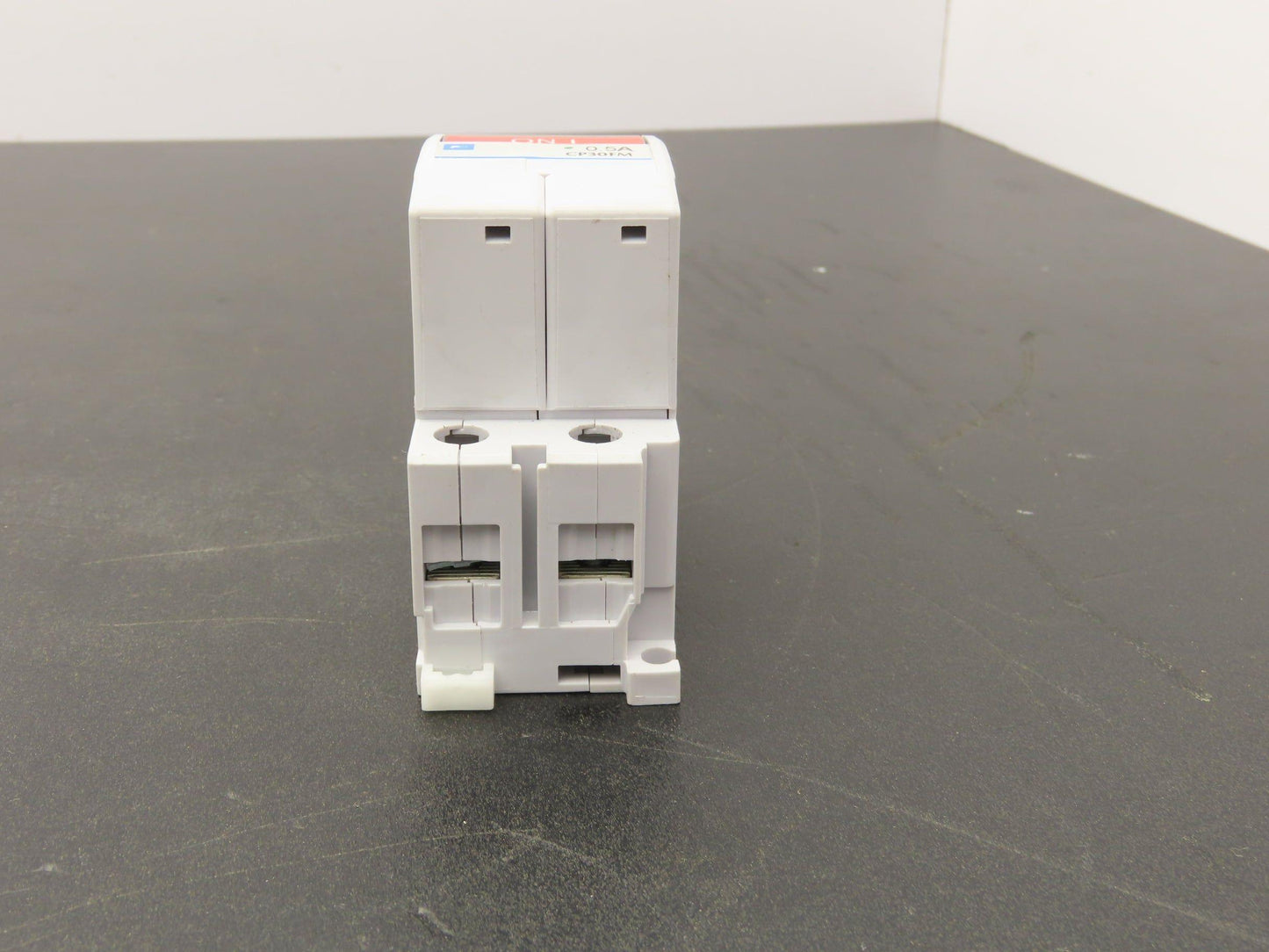 Fuji Electric CP30FM-2P0P5 Circuit Breaker 250VAC 125VDC 0.5A 2-Pole