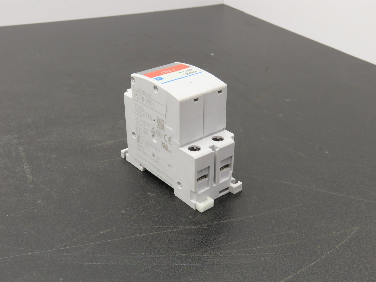 Fuji Electric CP30FM-2P0P5 Circuit Breaker 250VAC 125VDC 0.5A 2-Pole