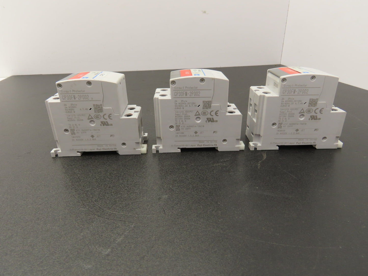 Fuji Electric CP30FM-2P002 Circuit Breakers 250VAC 2A 2-Pole Lot of 3