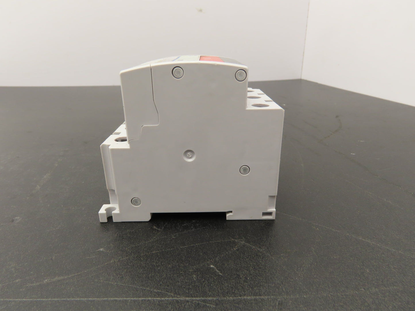 Fuji Electric CP30FM-3P003 Circuit Breakers 250VAC 3A 3-Pole