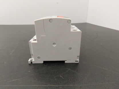 Fuji Electric CP30FM-3P003 Circuit Breakers 250VAC 3A 3-Pole