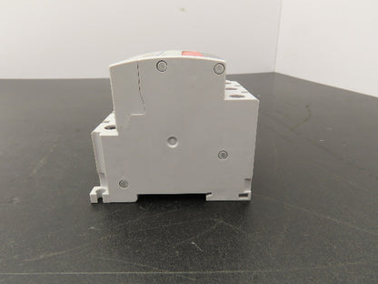 Fuji Electric CP30FM-3P003 Circuit Breakers 250VAC 3A 3-Pole