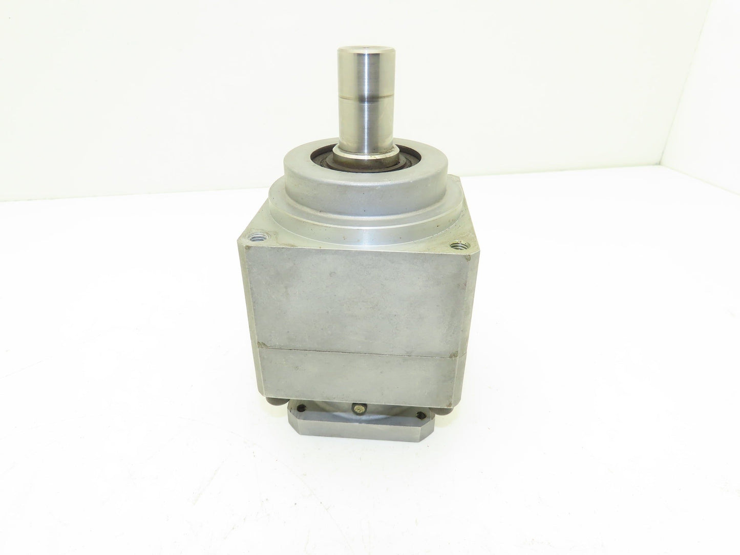 Sakanishiseiki EIG075-0090 Planetary Gear Reducer 9:1 Ratio Servo Motor