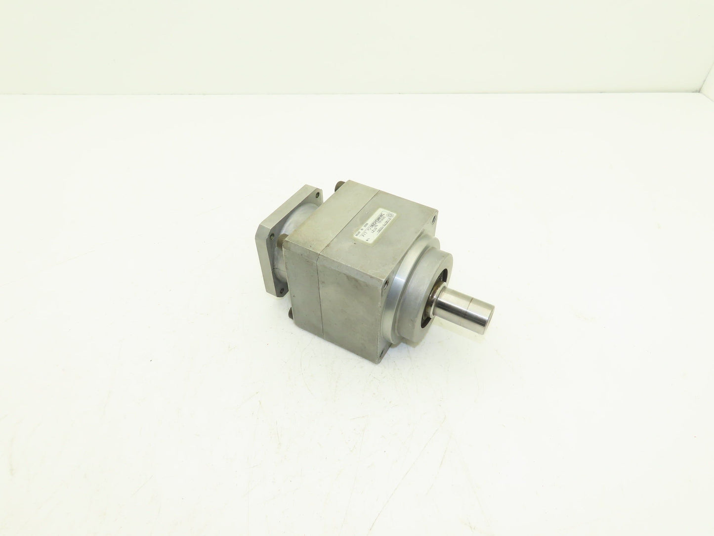 Sakanishiseiki EIG075-0090 Planetary Gear Reducer 9:1 Ratio Servo Motor