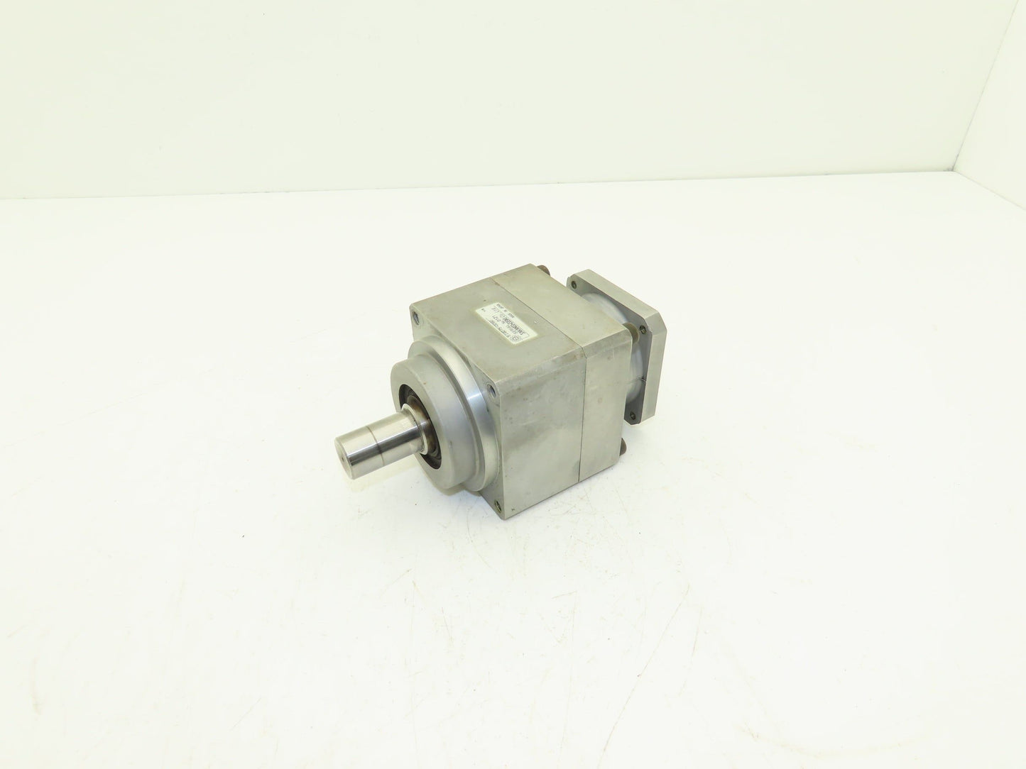 Sakanishiseiki EIG075-0090 Planetary Gear Reducer 9:1 Ratio Servo Motor