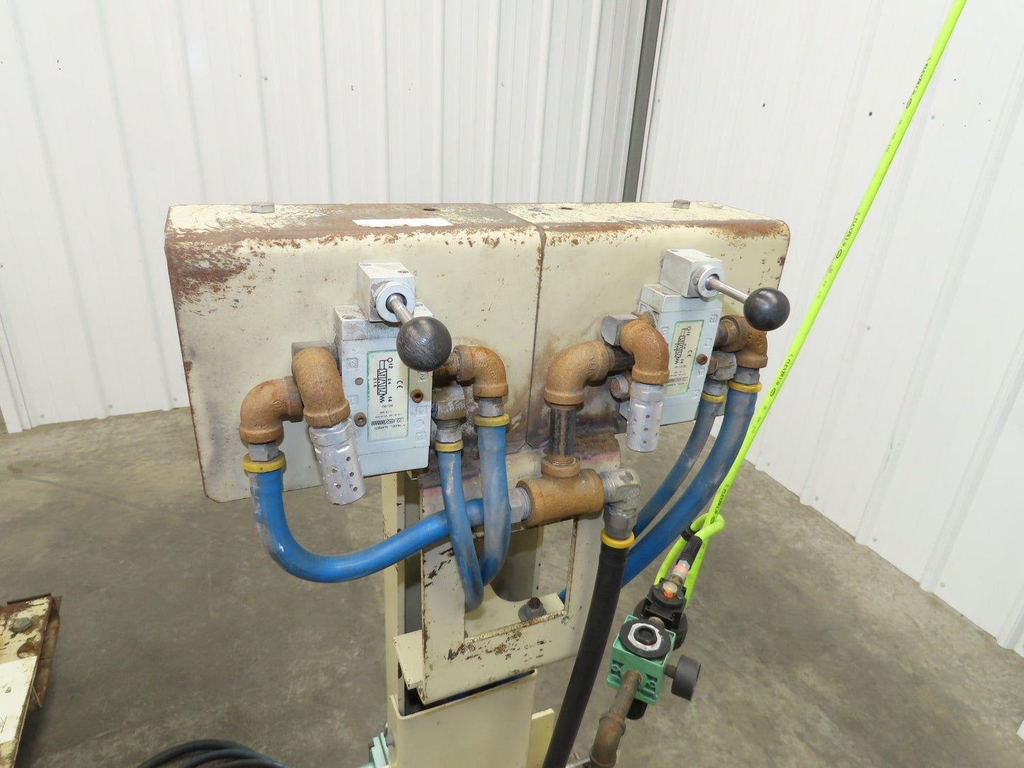 Airfloat Pneumatic Lift Tilt Table Tote Tipper 4000lbs 29° Degree 55x42" Top