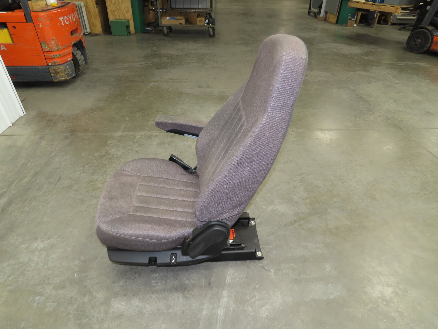 Paccar Gramag 21168AA Semi Truck Air Ride Drivers Seat Cloth