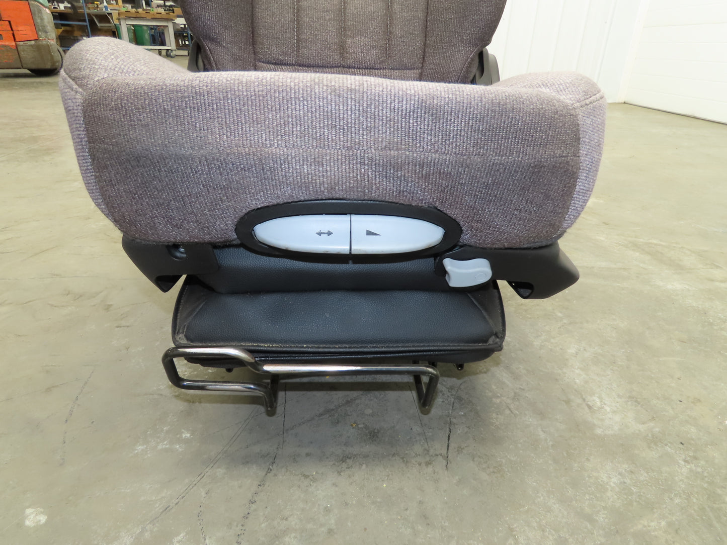 Paccar Gramag 21168AA Semi Truck Air Ride Drivers Seat Cloth