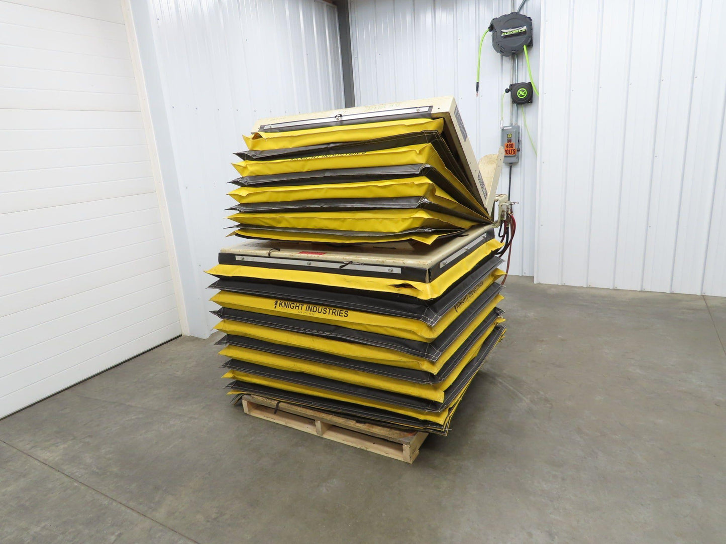 Knight LT3448 Pneumatic Lift Tilt Table Tote Tipper 4000lb 45° Degree 48x34" Top