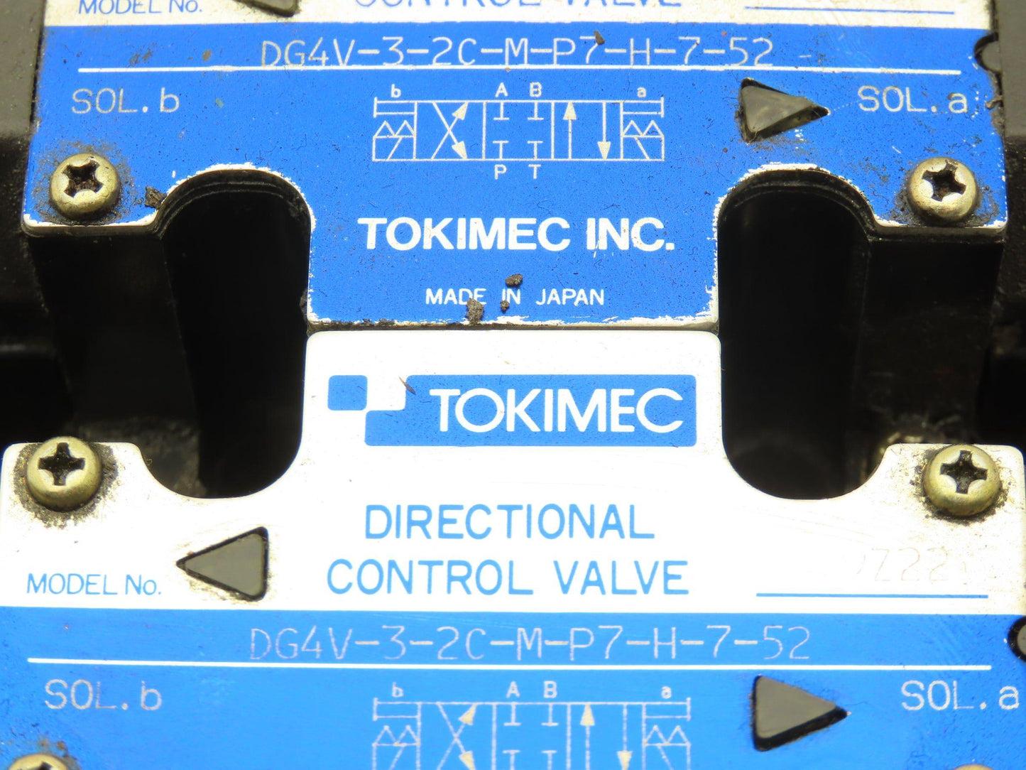 Tokimec DG4V-3-2C-M-P7-H-7-52 Directional Control Solenoid Valve 24V Lot of 2