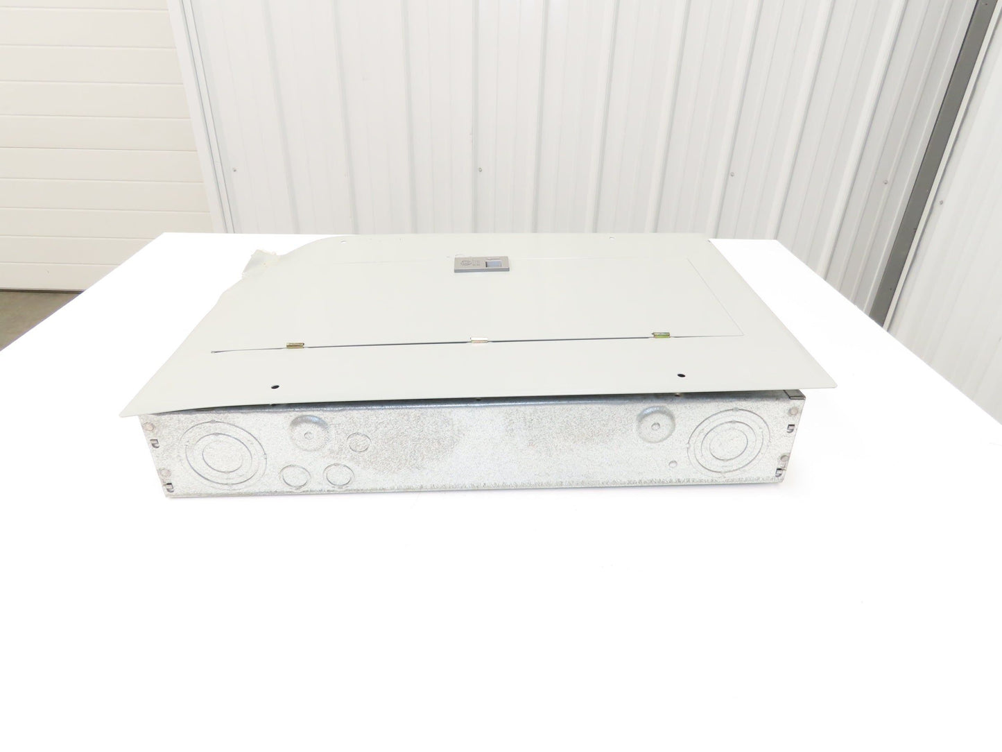 GE TM-2010 PowerMark Gold 100Amp Load Center 20 Circuit Indoor Main Breaker