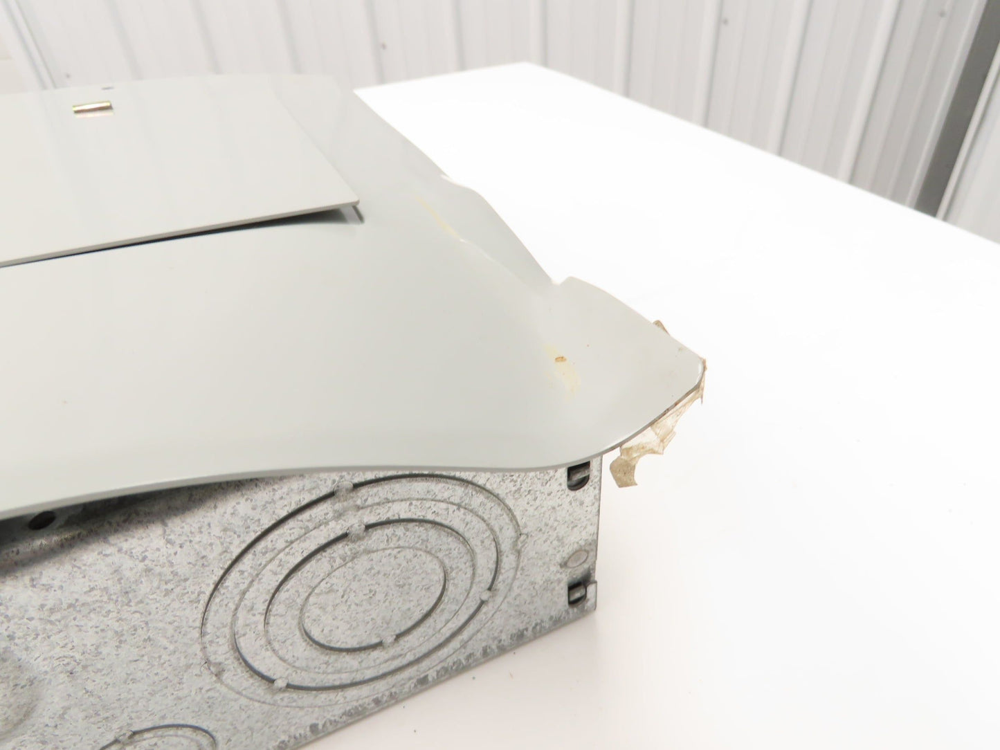 GE TM-2010 PowerMark Gold 100Amp Load Center 20 Circuit Indoor Main Breaker